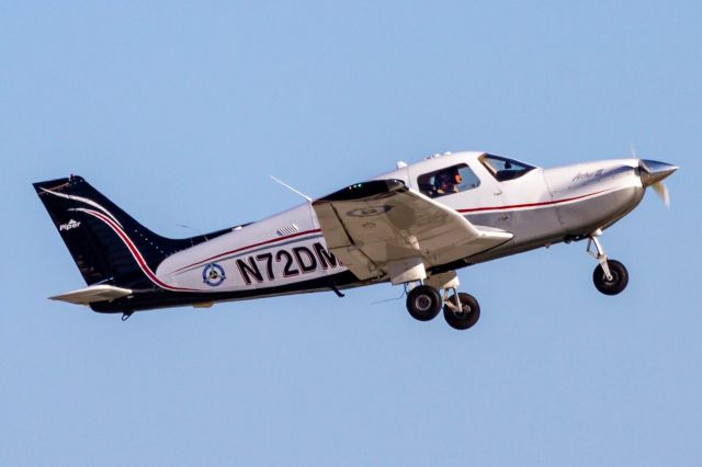 Piper Cherokee (N72DM)