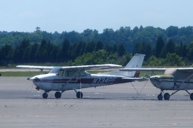 Cessna Skyhawk (N734PF)