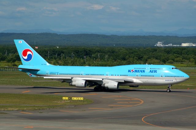 Boeing 747-400 (HL7402) - 2012-08-08