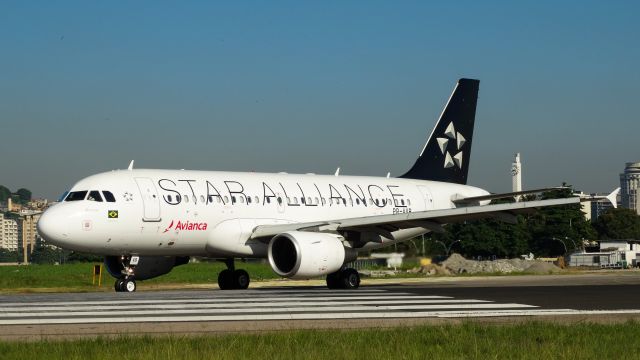 Airbus A319 (PR-AVB)