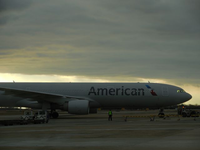 Airbus A330-300 (N272AY)