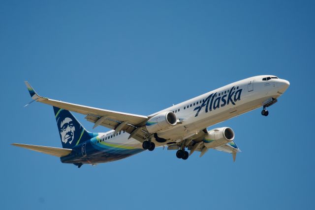Boeing 737-900 (N481AS)