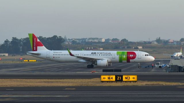 Airbus A321neo (CS-TJN) - TAP Airbus A321-251N CS-TJN in Lisbon 