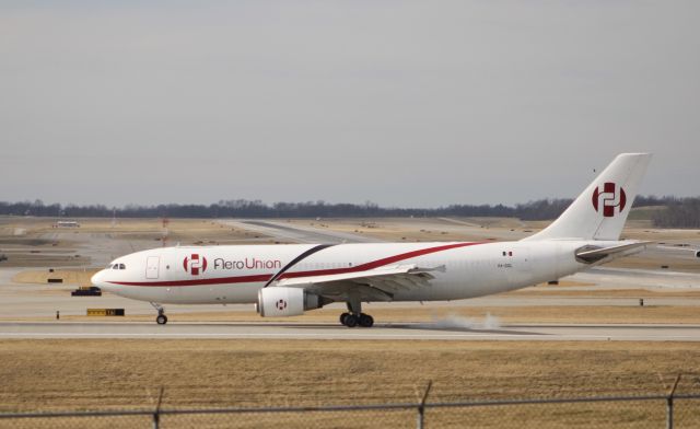 XA-GGL — - AeroUnion A300 using its brakes to get off the runway quickly at CVG