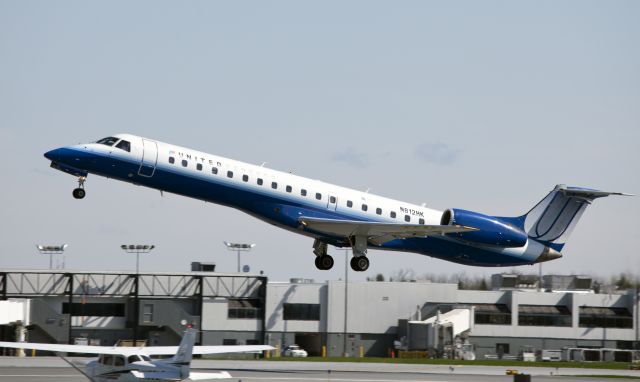 Embraer ERJ-145 (N812HK) - At Syracuse NY.