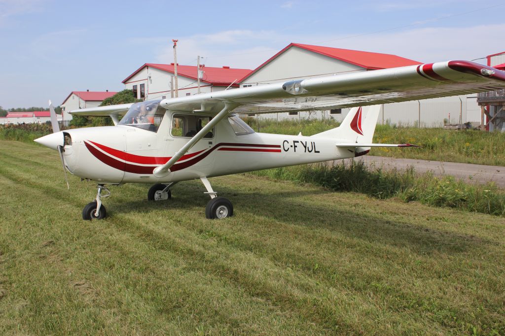 C-FYJL — - Cessna 150-J Aéroport de Lachute CSE4 QC. 25-08-2018