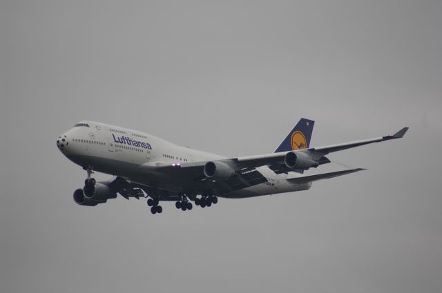 Boeing 747-400 (D-ABVA) - Final Approach to Narita Intl Airport R/W34L on 2006/11/19