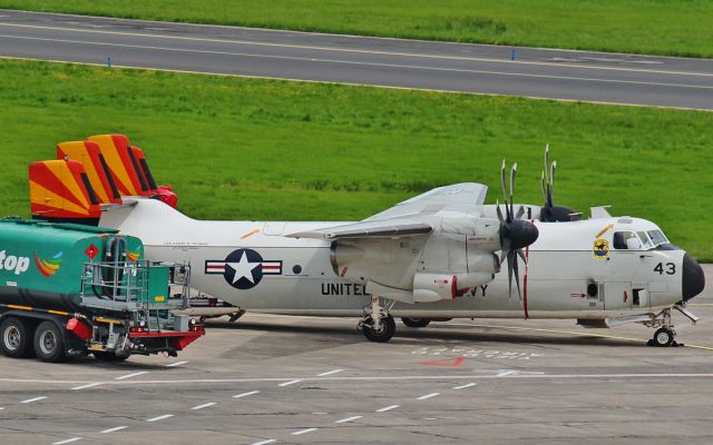 16-2154 — - u.s.navy c-2a greyhound 162154 taking on fuel at shannon 29/5/14.