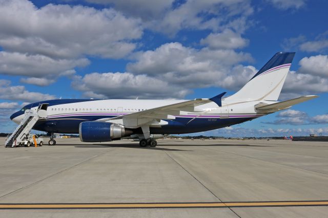 Airbus A310 (HZ-NSA) - A Saudi A310 (HZ-NSA, c/n 431) on Pad-3 on 28 Sept 2017.