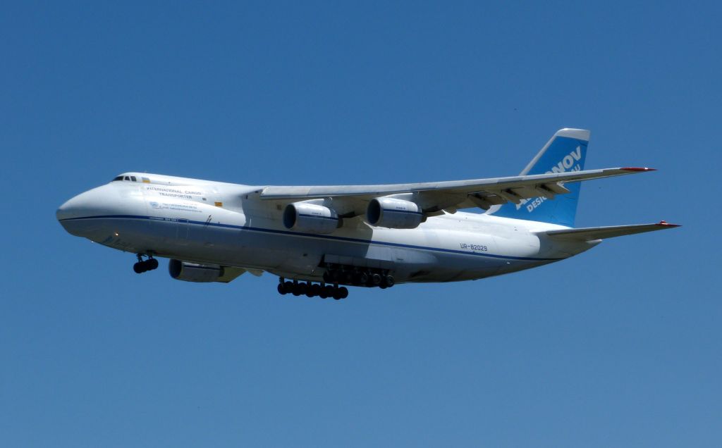 Antonov An-124 Ruslan (UR-82029)