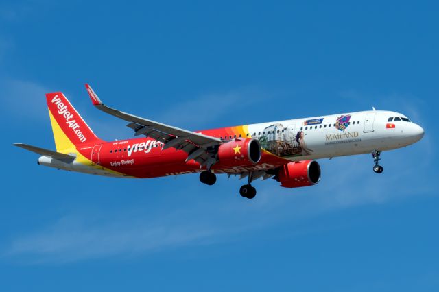 Airbus A321neo (VN-A653) - Airbus A321-271N cn 8199. Vietjet VN-A653 livery Mailand Houng Dong, final RWY 21 YPPH 24 December 2023