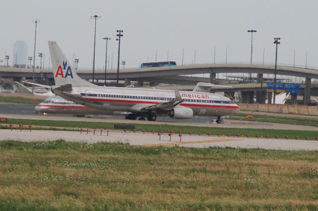 Boeing 737-700 (N889NN)