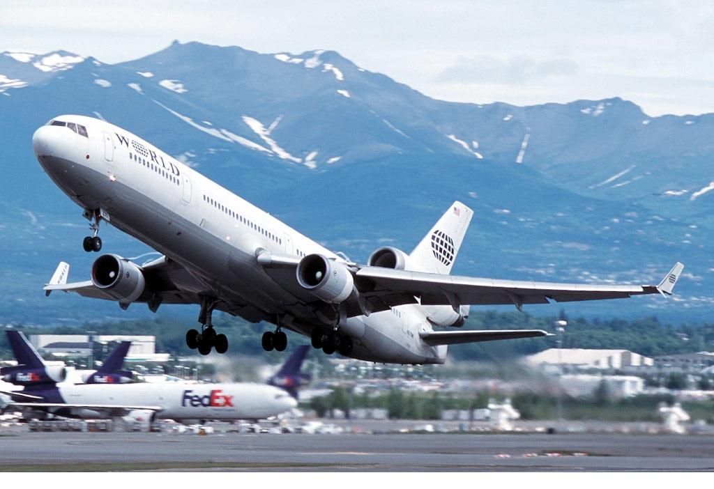 Boeing MD-11 (N271WA) - N271WA rotaion on a beautiful day. On a MATS charter with my crew.