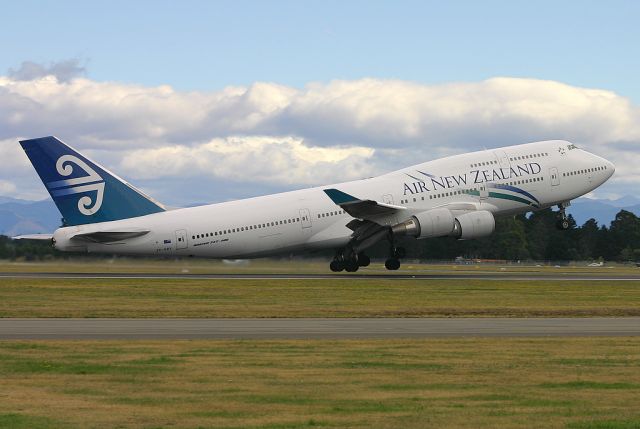 Boeing 747-400 (ZK-NBV)