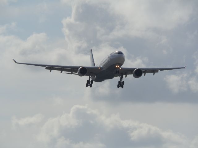 Airbus A330-200 (EI-GFX)