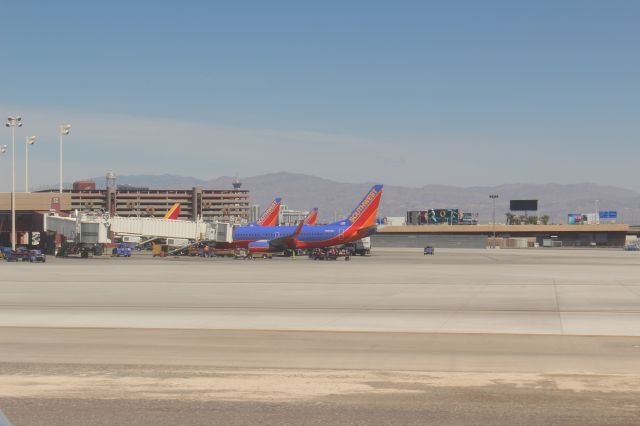 Boeing 737-700 (N961WN) - Parked at Gate