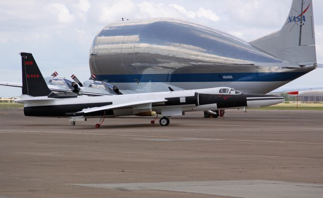 Lockheed ER-2 (N809NA) - Rare ER-2 taxis past the even more rare- only airworthy Super Guppy