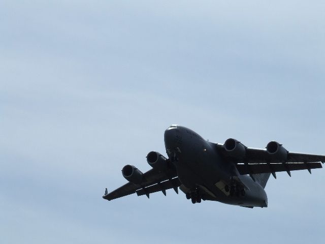 Boeing Globemaster III — - on final for runway 34