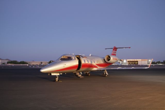 Learjet 60 (N160AJ)