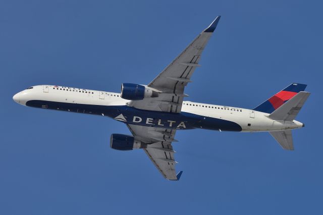Boeing 757-200 (N6707A) - 23-L Departure 01-15-24