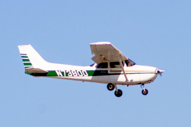 Cessna Skyhawk (N73800)