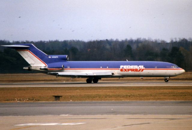 BOEING 727-200 (N495FE)