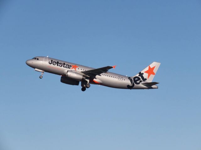 Airbus A320 (VH-JQL)