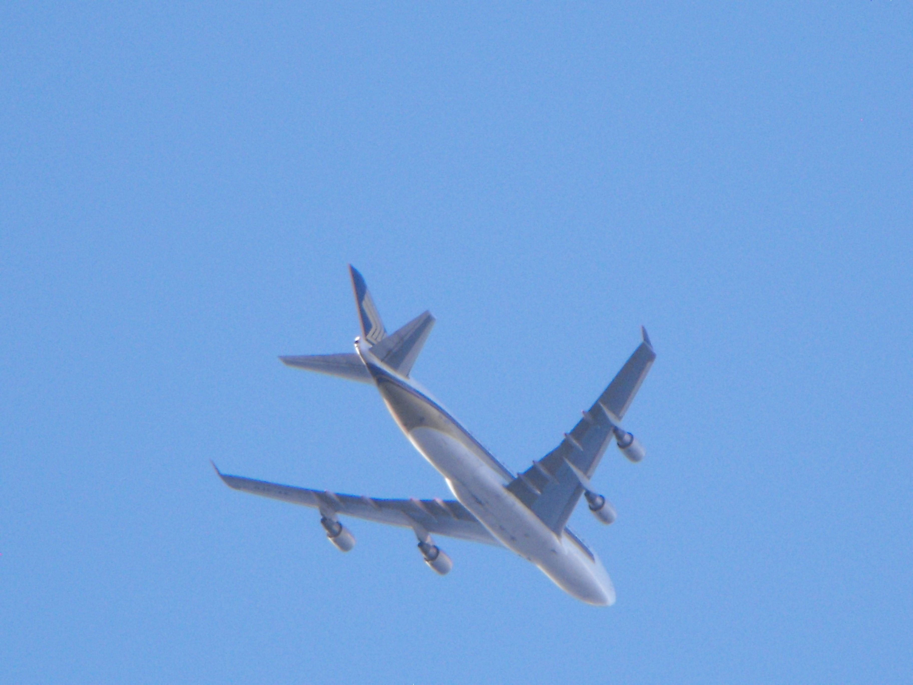 Boeing 747-400 (9V-SFN) - Singapore Airlines Boeing 747-412F on approach to Auckland Airport, New Zealand.