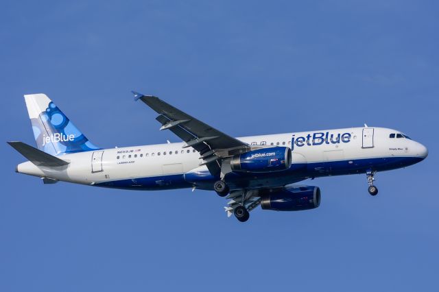 Airbus A320 (N695JB) - "Simply Blue". On short final RWY 1L for an on time arrival from KJFK.