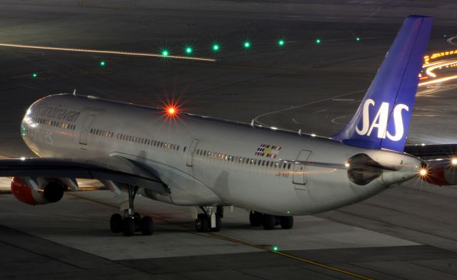 Airbus A340-300 (LN-RKF)