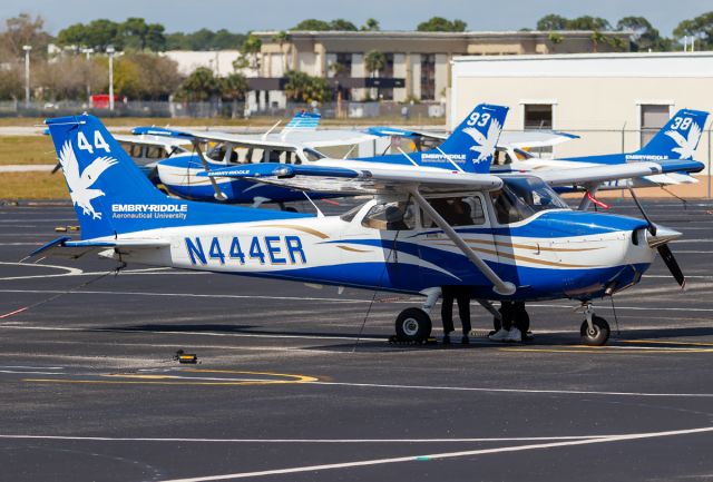 Cessna Skyhawk (N444ER)