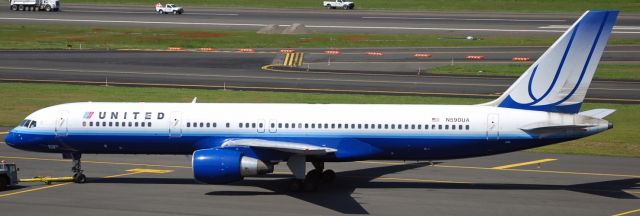 Boeing 757-200 (N590UA) - United Airlines Boeing 757-200 push back getting ready to taxi to 28L for Chicago OHare Intl from Portland International Airport.