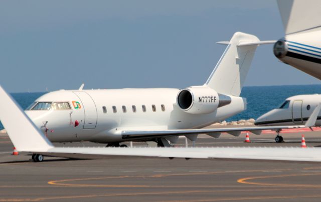 Canadair Challenger (N777FF)
