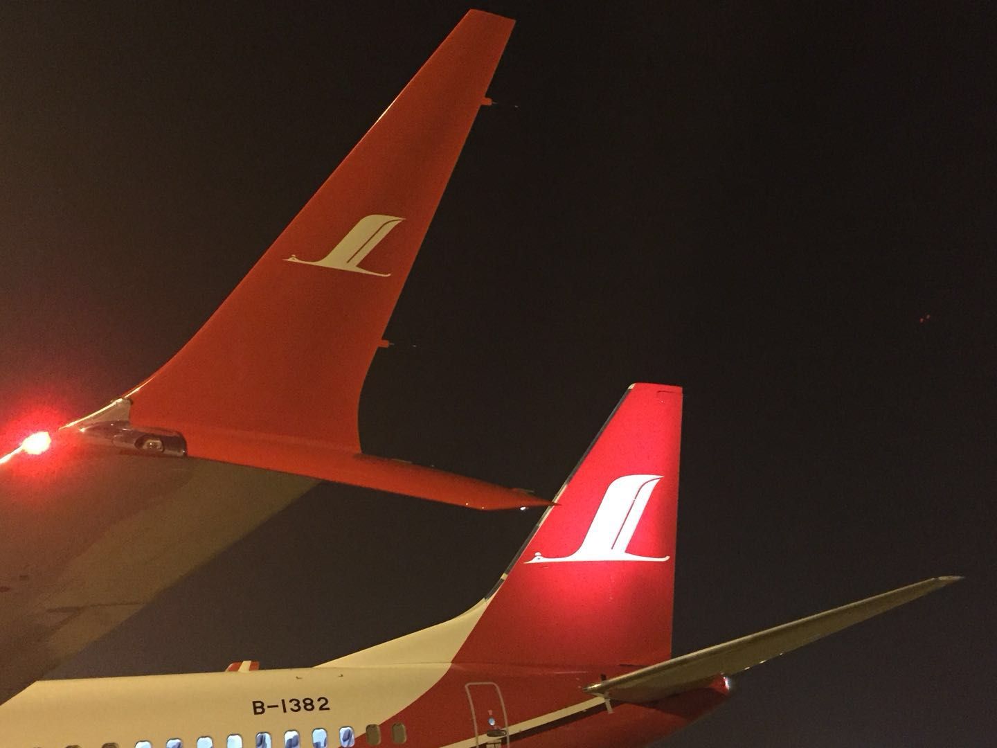 Boeing 737-800 (B-1382) - CSHs first B737-8