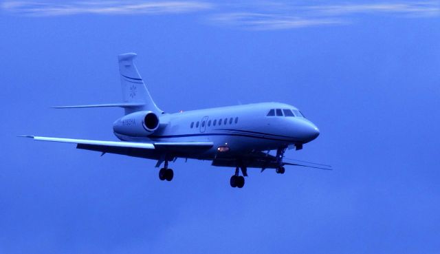 Dassault Falcon 2000 (N192HA) - On final is this 1998 Dassault Falcon 2000 in the Summer of 2020.