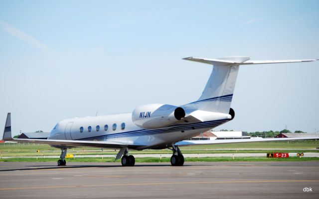 Gulfstream Aerospace Gulfstream V (N1JN) - Belongs to a famous professional golfer and course designer.