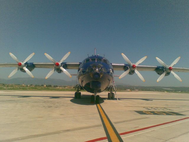 Antonov An-12 (UR-CGV)