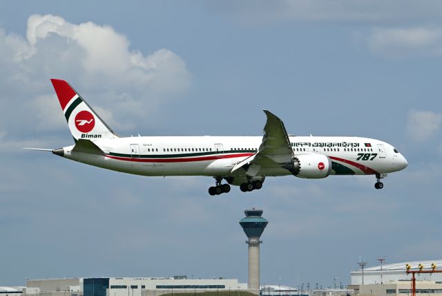 Boeing 787-9 Dreamliner (S2-AJY)