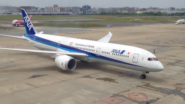 Boeing 787-8 (JA830A) - スポットイン中です。