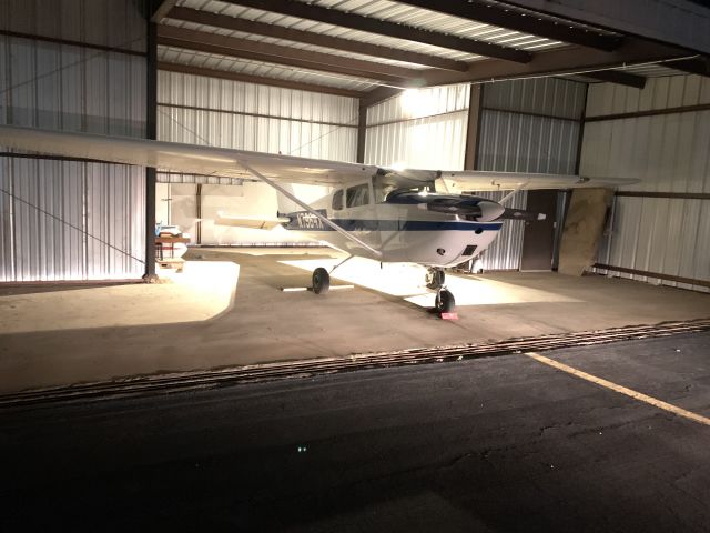Cessna Skyhawk (N7964X)
