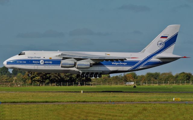 Antonov An-124 Ruslan (RA-82046) - volga-dnepr an124-100 ra-82046 about to land at shannon from minsk 26/9/14.