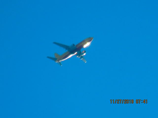 BOEING 737-400 (N305GT)