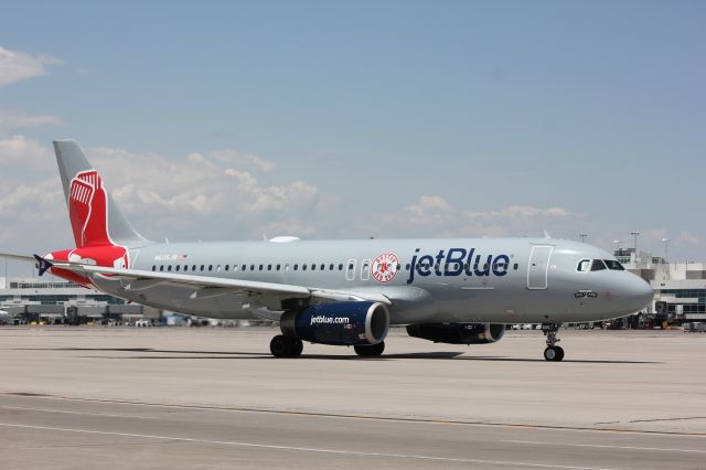 Airbus A320 (N605JB) - First time I have seen this baby at DIA.