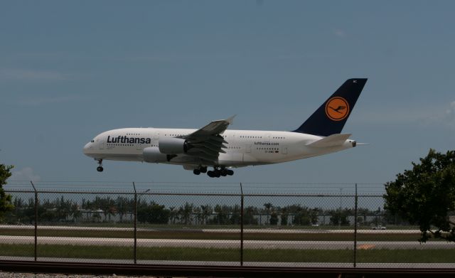 Airbus A380-800 (D-AIMC)