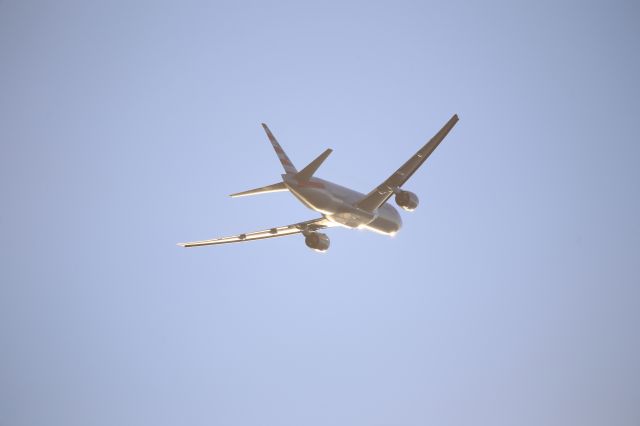 Boeing 777-200 (N772AN)