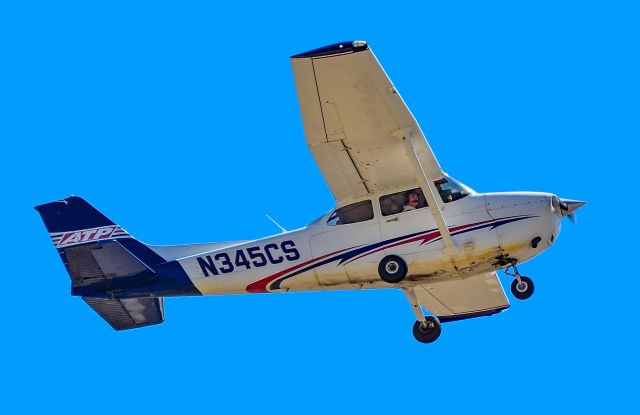 Cessna Skyhawk (N345CS) - N345CS Cessna 172S Skyhawk SP s/n 172S11527 - North Las Vegas Airport  KVGTbr /Photo: TDelCorobr /August 28, 2024