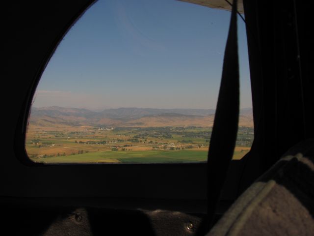 N71246 — - View out the back window of the Rocky Mountains from a Luscombe during approach to Longmont, CO Airport