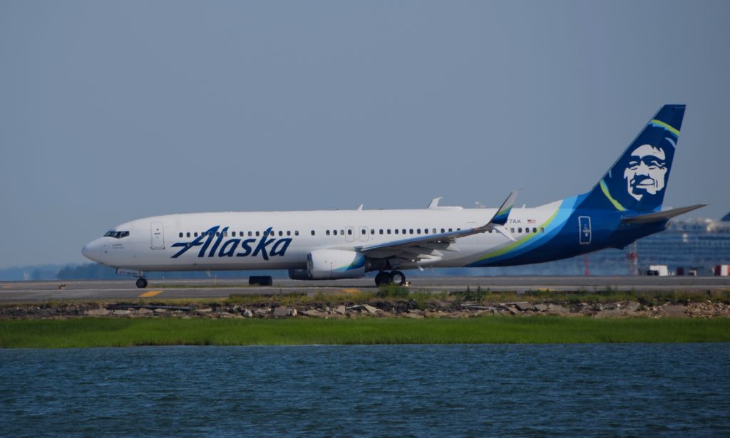 Boeing 737-900 (N277AK) - (7/5/19)