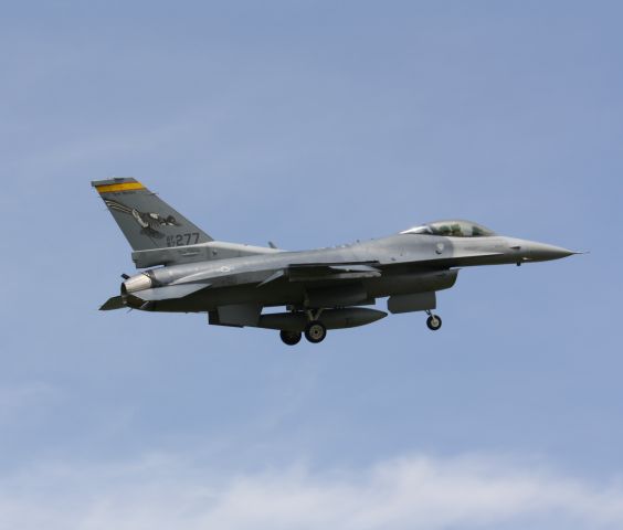 Lockheed F-16 Fighting Falcon — - Landing At London International Airport,London,Canada,CYXU/YXU