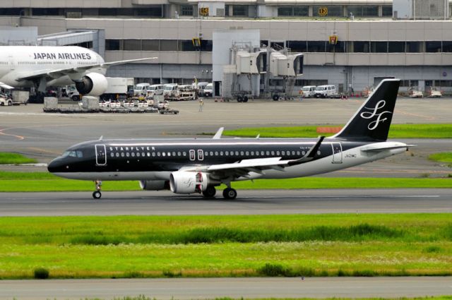 Airbus A320 (JA21MC) - Another new A320 with Sharklets! Im curious!....